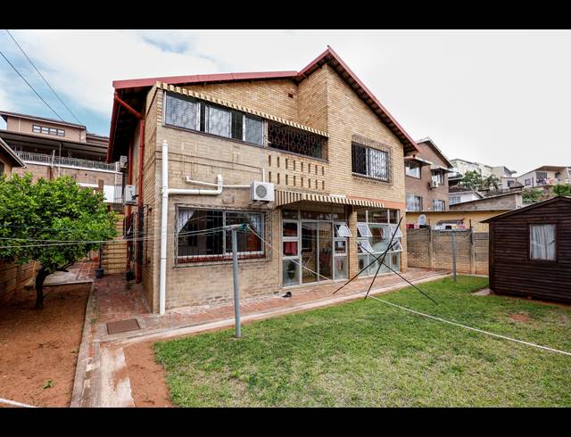 4 BEDROOM HOUSE FOR SALE IN OVERPORT